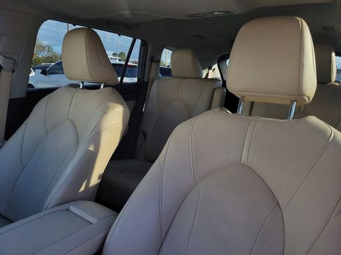 Used 2022 Toyota Highlander Limited image 24