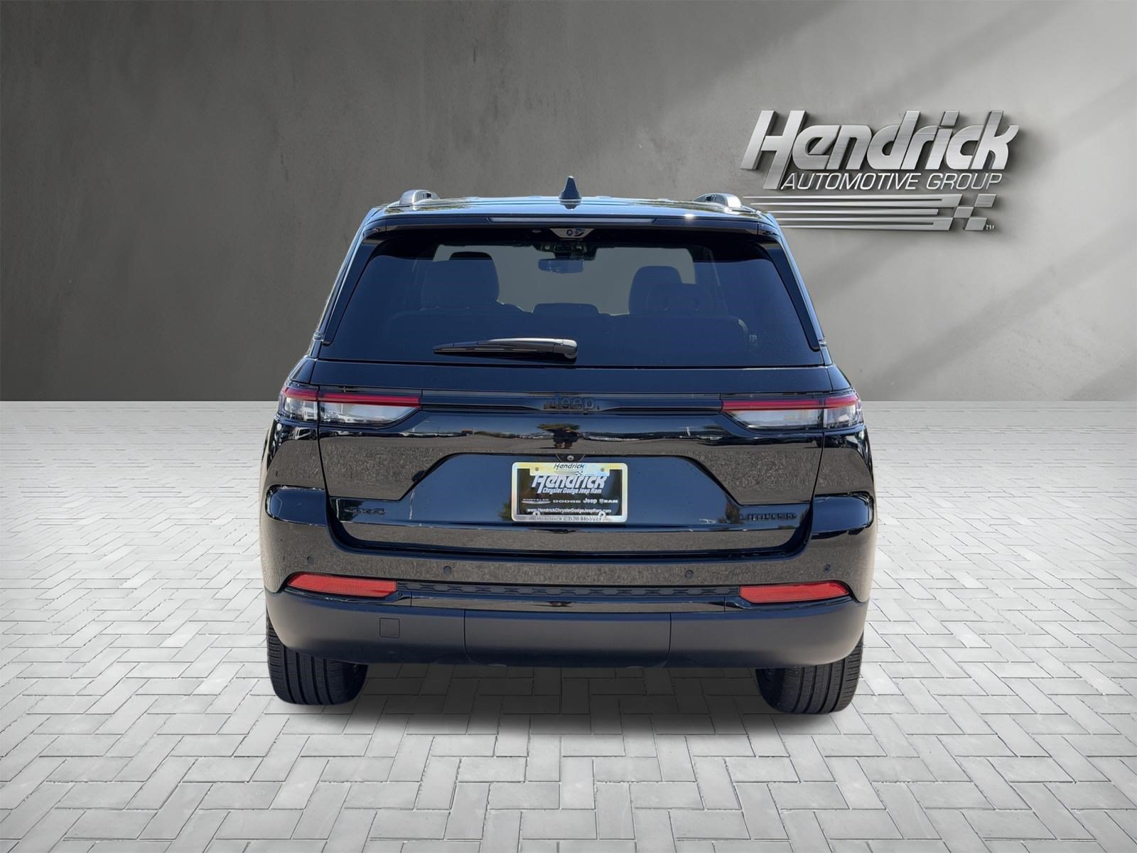 Used 2025 Jeep Grand Cherokee Limited w/ Luxury Tech Group II AWD/4WD image 9