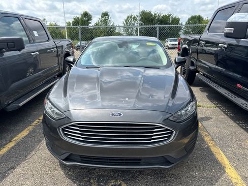 Used 2019 Ford Fusion SE FWD image 28