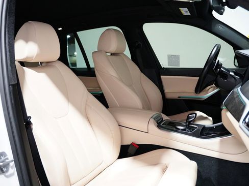 Used 2022 BMW X5 xDrive40i w/ Premium Package image 25