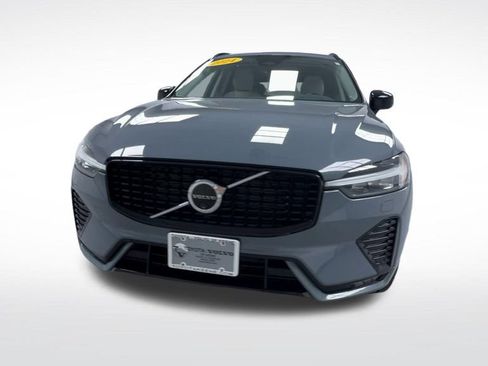 Used 2024 Volvo XC60 B5 Plus w/ Protection Package Premier AWD/4WD image 3