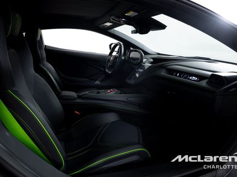 Used 2024 Lamborghini Revuelto AWD/4WD image 22