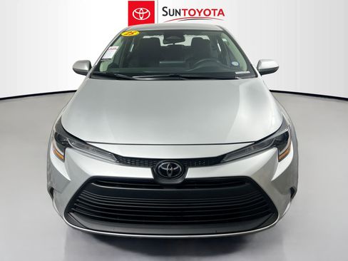 Used 2025 Toyota Corolla LE FWD image 10