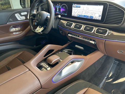 Used 2024 Mercedes-Benz GLS 63 AMG 4MATIC image 24