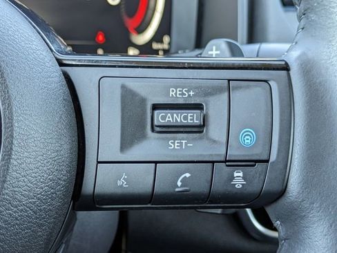 Used 2024 Nissan Rogue Platinum w/ Platinum Premium Package image 31