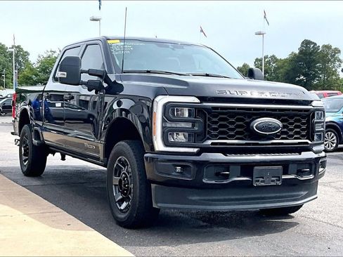 Used 2023 Ford F250 Lariat w/ Sport Appearance Package AWD/4WD image 1