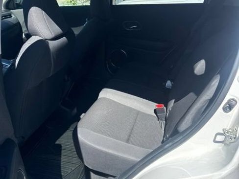 Used 2021 Honda HR-V EX image 6