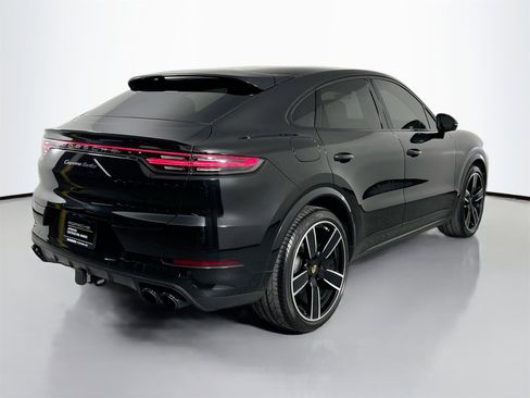 Certified 2023 Porsche Cayenne Turbo image 7