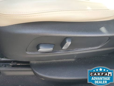 Used 2019 Cadillac XT5 FWD image 22