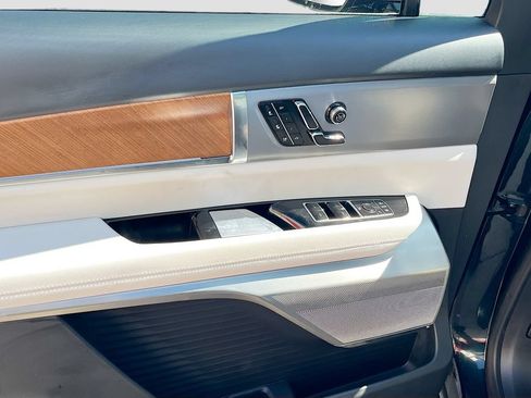 Used 2026 Cadillac Vistiq Luxury AWD/4WD image 18