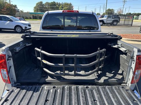 Used 2014 Nissan Frontier SV w/ SV Value Truck Package image 9