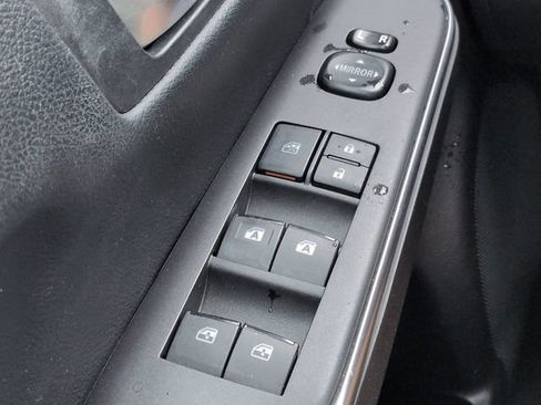 Used 2016 Toyota Camry SE FWD image 21