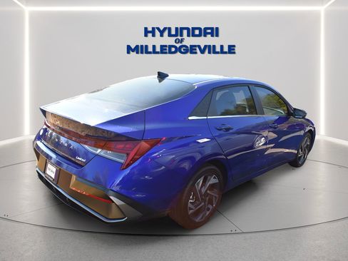 New 2026 Hyundai Elantra Limited FWD image 5