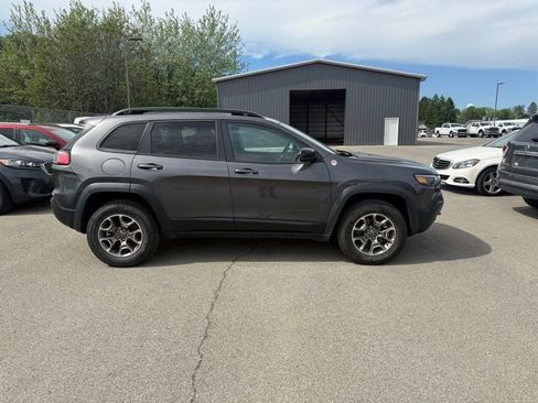 Used 2022 Jeep Cherokee Trailhawk w/ Sun, Sound & Nav Group AWD/4WD image 5