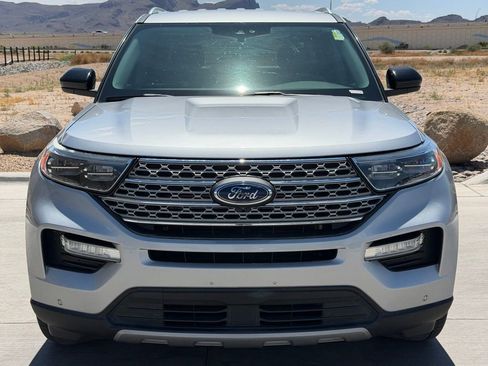 Used 2022 Ford Explorer Limited AWD/4WD image 3