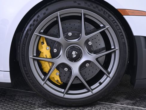 Used 2025 Porsche 911 GT3 image 14