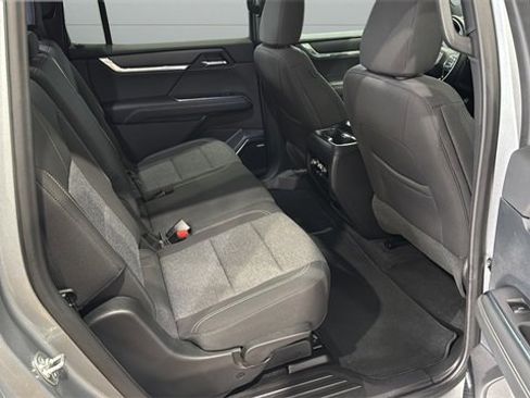 Used 2025 GMC Acadia Elevation image 42