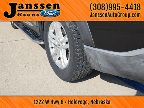 Used 2021 Ford Explorer XLT RWD image 15