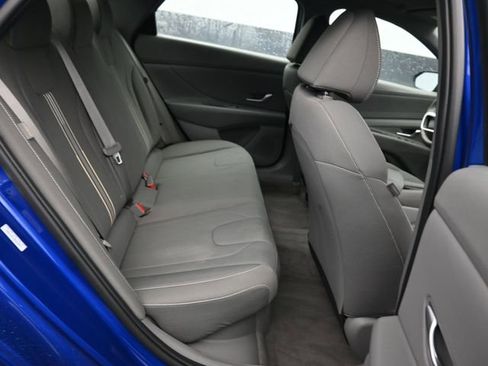 Used 2025 Hyundai Elantra SEL image 7