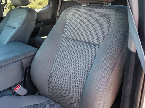 Used 2015 Ford F150 XLT RWD image 31
