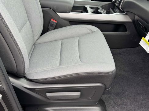 New 2026 RAM 1500 4x4 Crew Cab image 11