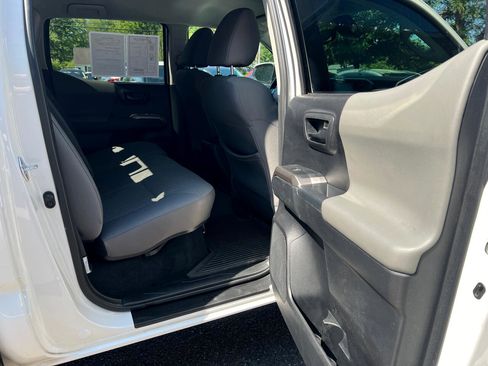 Used 2022 Toyota Tacoma SR image 12