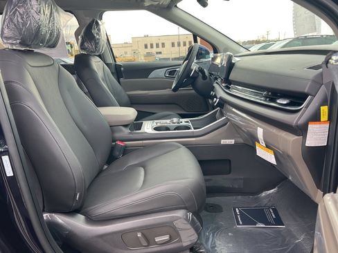 New 2026 Kia Carnival EX image 15