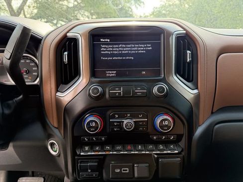 Used 2023 Chevrolet Silverado 2500 High Country w/ Z71 Off-Road Package AWD/4WD image 16