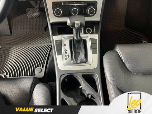 Used 2010 Volkswagen Passat Komfort FWD image 19