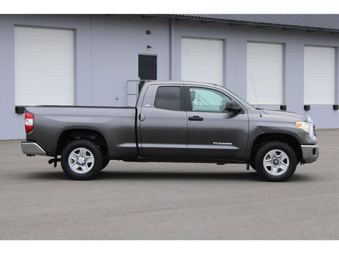 Used 2014 Toyota Tundra SR5 w/ SR5 Upgrade Package AWD/4WD image 4