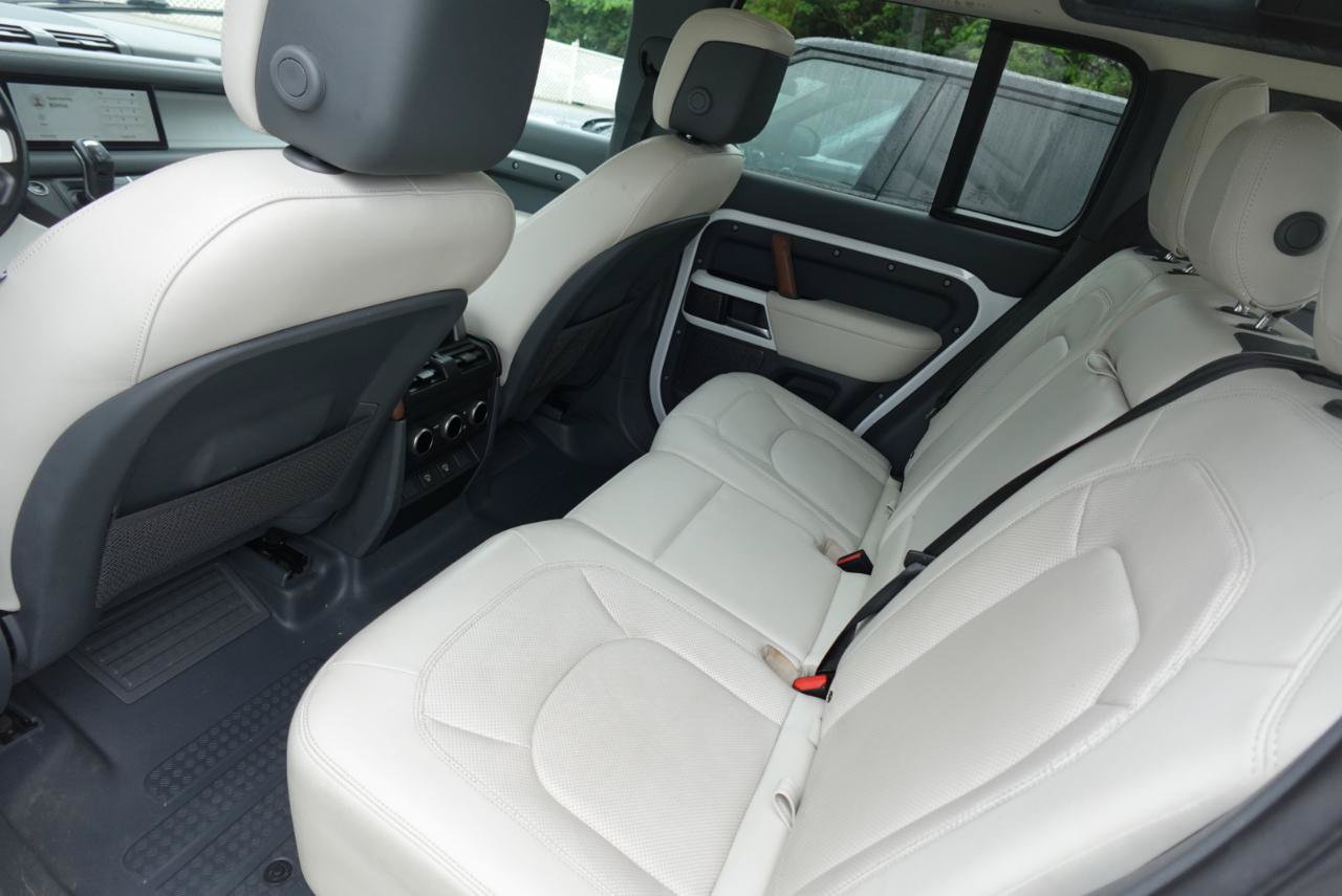 Used 2023 Land Rover Defender 110 SE AWD/4WD image 18