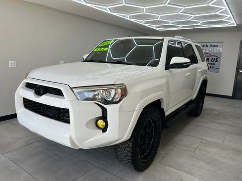 Used 2017 Toyota 4Runner SR5 Premium AWD/4WD image 1