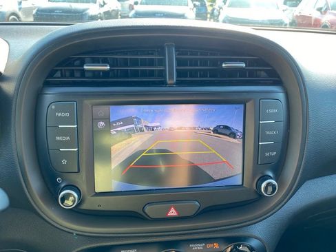 Used 2024 Kia Soul LX w/ Option Group 015 FWD image 16