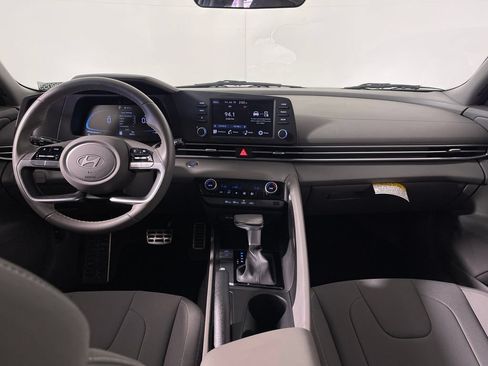 Certified 2025 Hyundai Elantra Sport FWD image 14