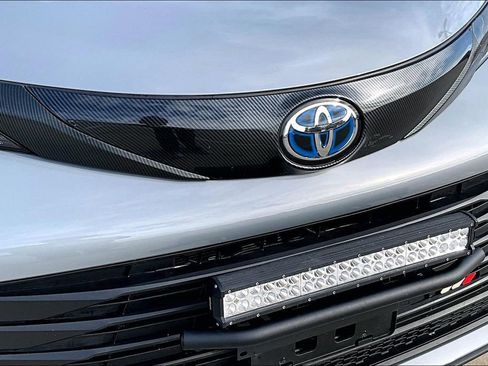 Used 2024 Toyota Sienna Platinum image 38