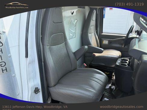 Used 2021 GMC Savana 3500 Extended w/ Power Convenience Package RWD image 14