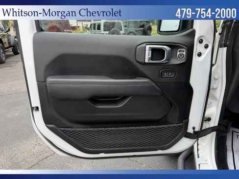 Used 2021 Jeep Gladiator Overland w/ Popular Equipment Package AWD/4WD image 12