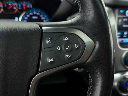 Used 2018 Chevrolet Suburban LT image 32