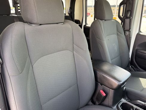 Used 2022 Jeep Gladiator Willys image 23