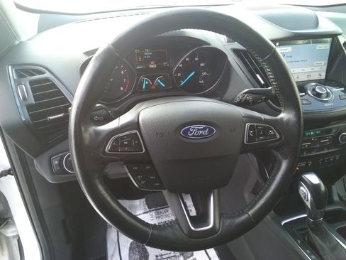Used 2019 Ford Escape Titanium image 14