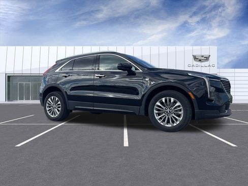 Certified 2025 Cadillac XT4 Premium Luxury image 1