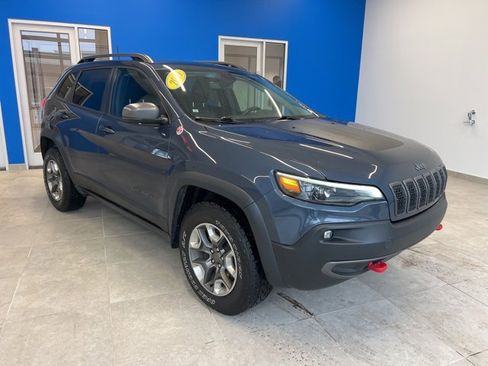 Used 2019 Jeep Cherokee Trailhawk w/ Cold Weather Group image 3