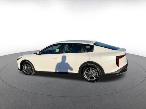 Used 2025 Kia K4 LXS image 10