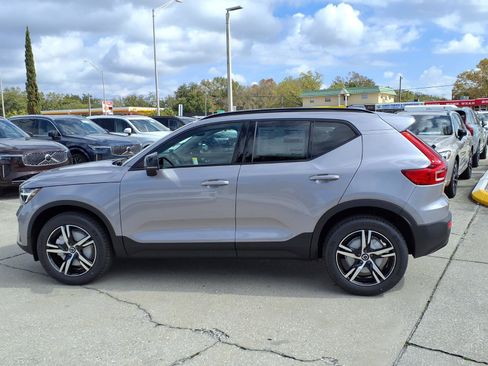 New 2026 Volvo XC40 B5 Core image 4