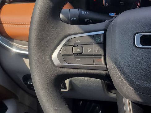 Used 2023 Jeep Compass Limited w/ Elite Group AWD/4WD image 11