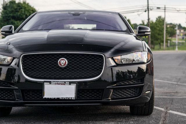 Used 2018 Jaguar XE Premium AWD/4WD image 71