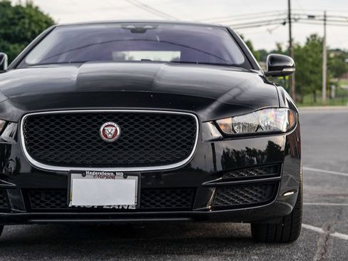 Used 2018 Jaguar XE Premium AWD/4WD image 71