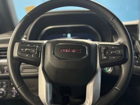 Used 2023 GMC Yukon SLT AWD/4WD image 12
