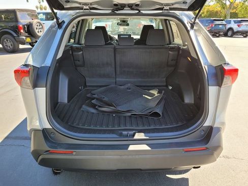 Used 2021 Toyota RAV4 LE FWD image 18
