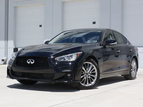 Used 2019 INFINITI Q50 Luxe w/ Essential Package (3.0T Luxe) image 5